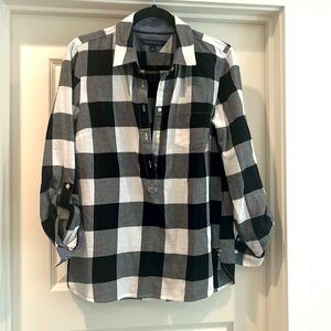 NWOT Tommy Hilfiger top.